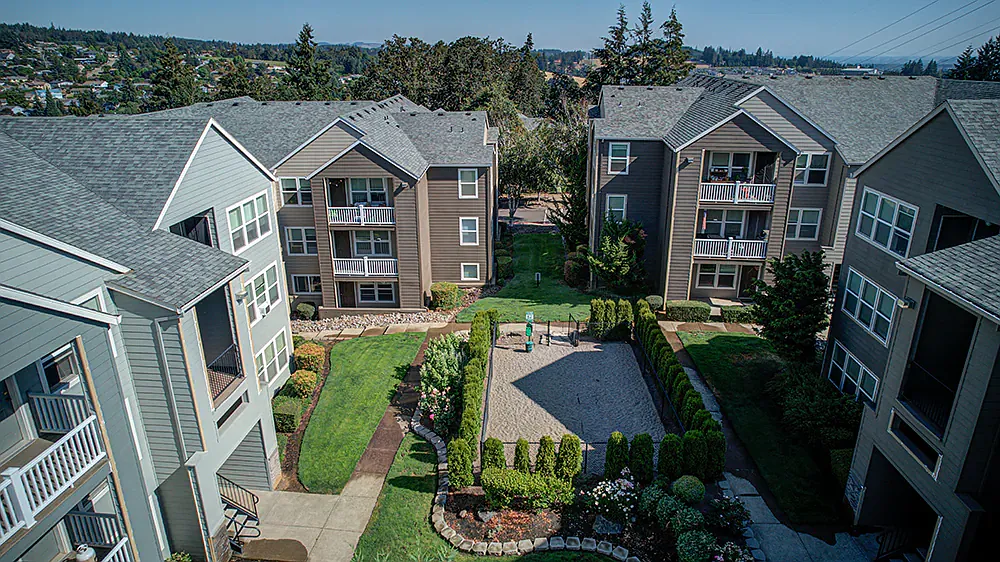 Eola Heights — Photo 1