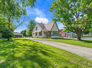 W330N4285 Lakeland Dr, Nashotah, WI 53058