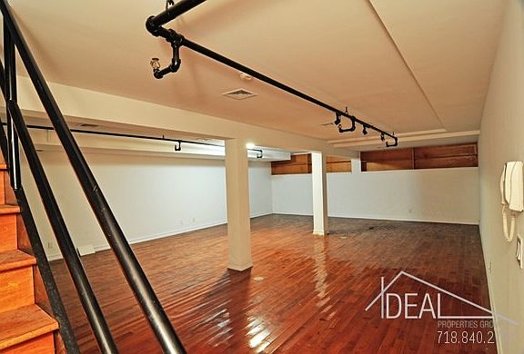 3rd image of 100 W 9th St #1R