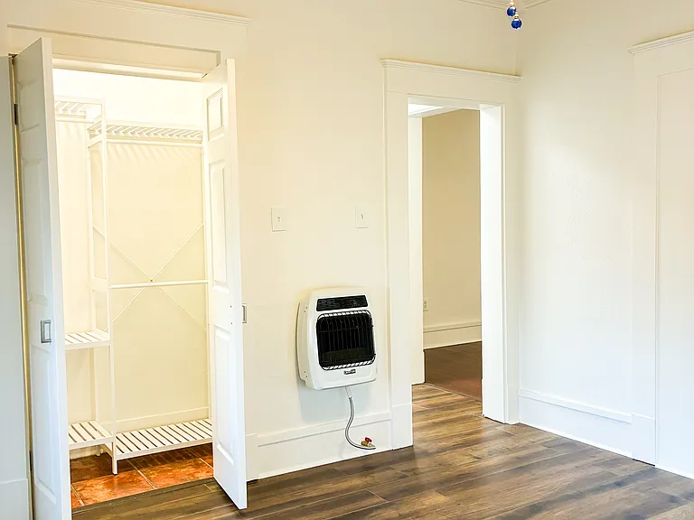 416 E Dewey Pl — Photo 11