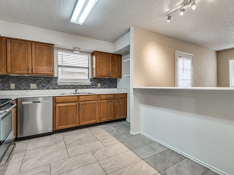 2617 Isbella Dr — Photo 14