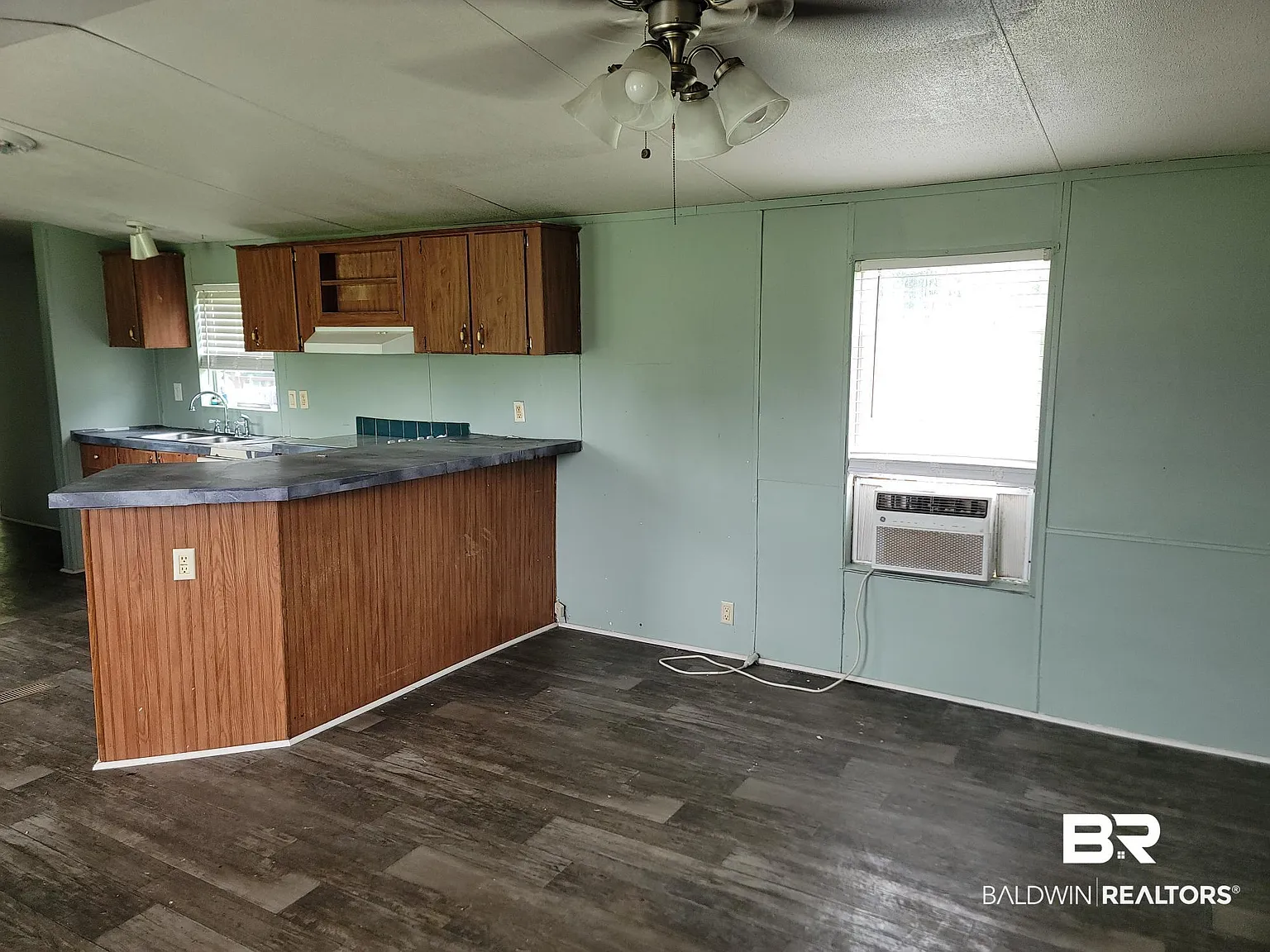 3 bed, 3.0 bath, 1120 sqft, $1,200 — Photo 4