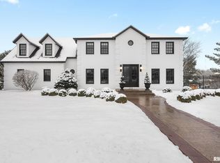 3378 E Ridge Dr, Bettendorf, IA 52722