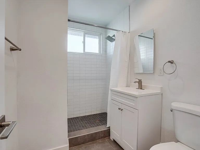 4037 W 28th St — Photo 30