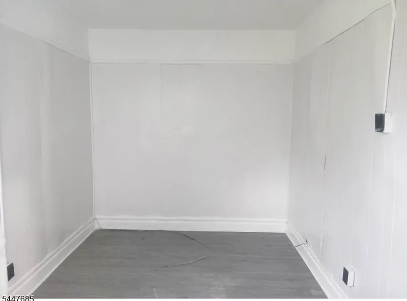 3 bed, 1.0 bath, $2,099 — Photo 3
