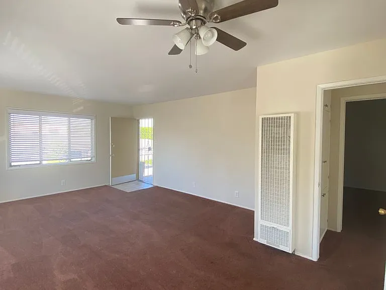 2090 Magnolia Ave — Photo 4