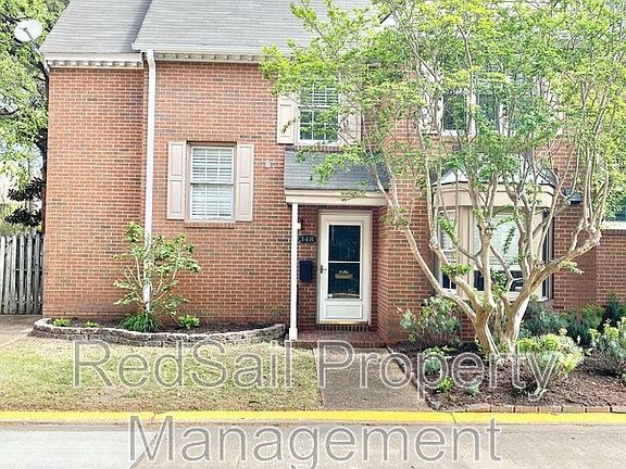 3rd image of 348 Llewellyn Mews