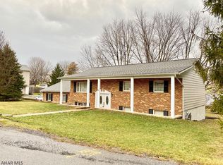 1004 Gray Ln, Duncansville, PA 16635