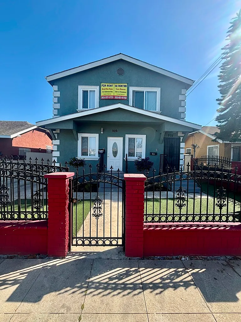 4 bed, 1275 sqft, $3,850 — Photo 1