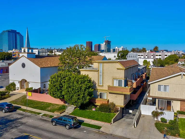 1436 S Centinela Ave — Photo 25