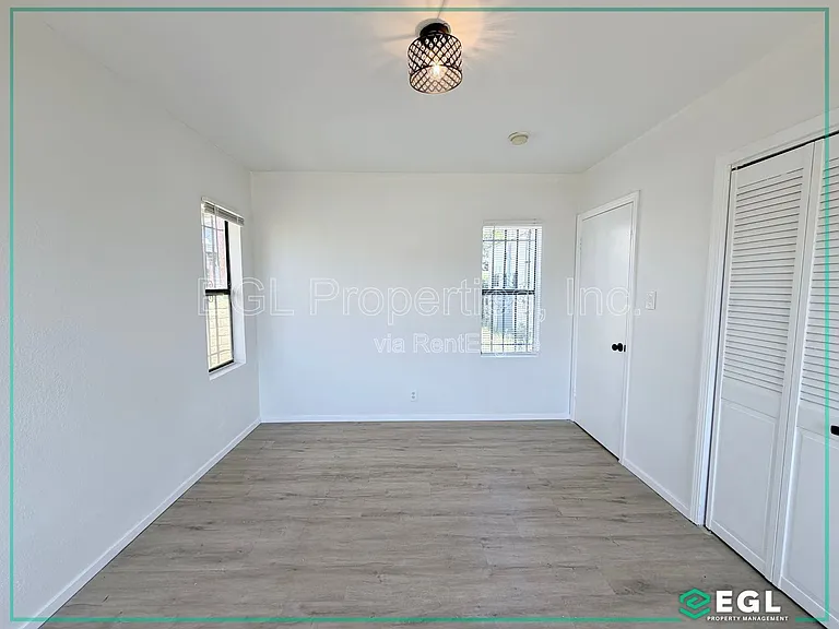 2822 12th Ave — Photo 9