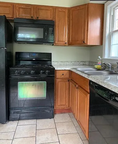 3006 Bobolink Rd — Photo 3