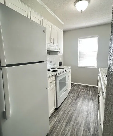 Petersburg Place Apartments — Photo 11