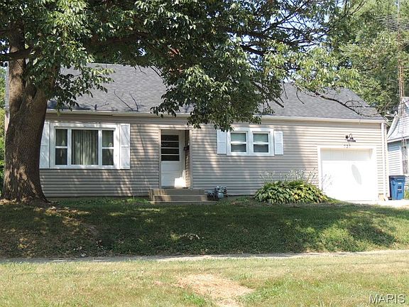 2nd image of 727 E College Ave