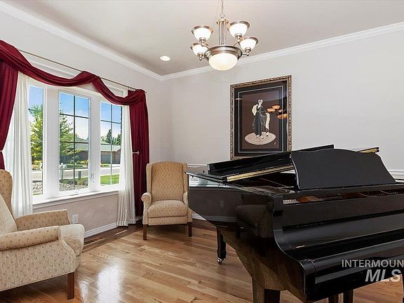 4th image of 2723 Sun Meadow Dr