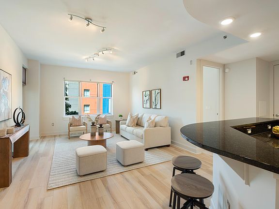 5th image of 618 N Boylan Ave Suite 400