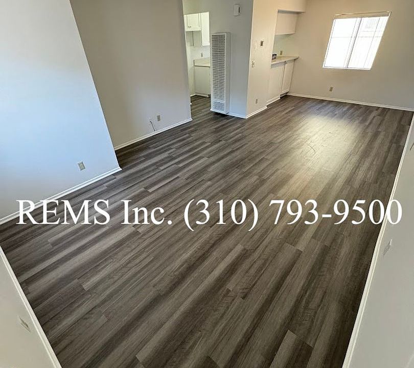 1st image of 223 E Hyde Park Blvd APT 4