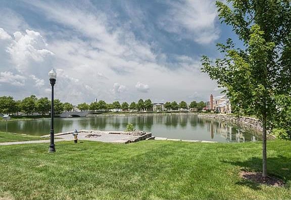 This lake is a short walk from the front of the house for you to enjoy!