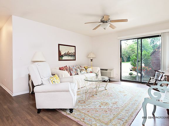 2nd image of 860 N Lakeside Dr APT 1C