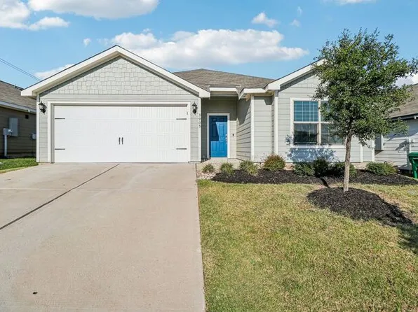 105 Crimson Cir #105CC, Denton, TX 76207