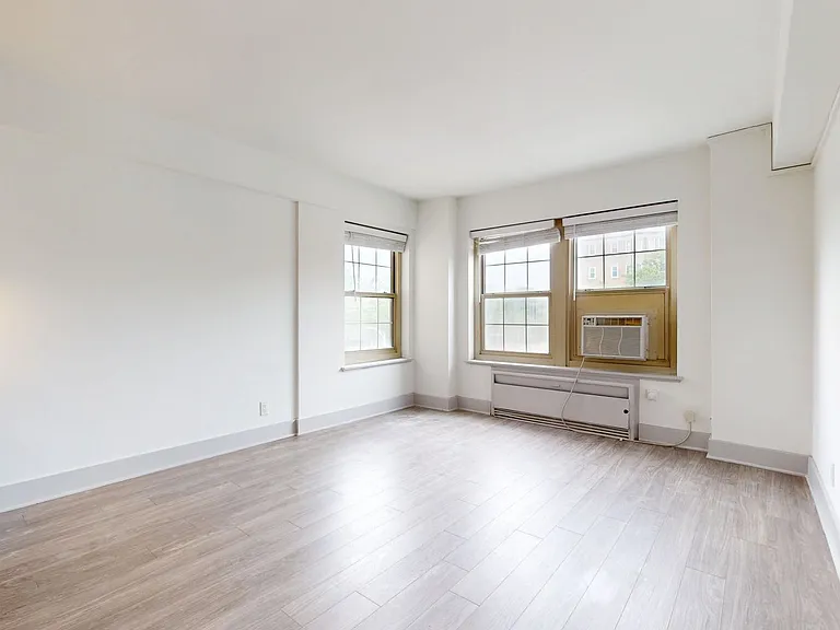 Dining/Living room