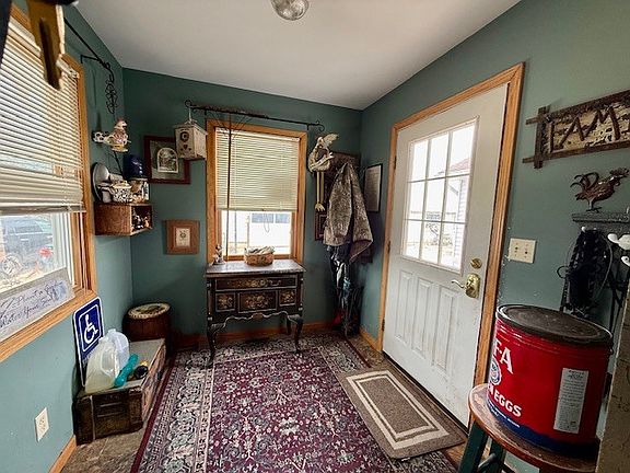 5th image of 15555 McGirr Rd