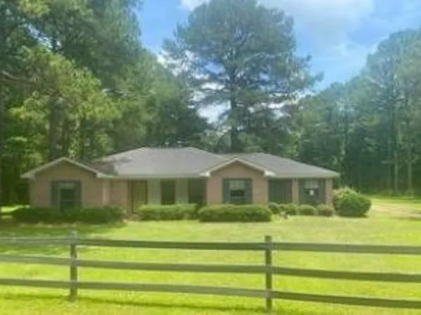 476 Saint Andrews Dr, Valley Grande, AL 36703