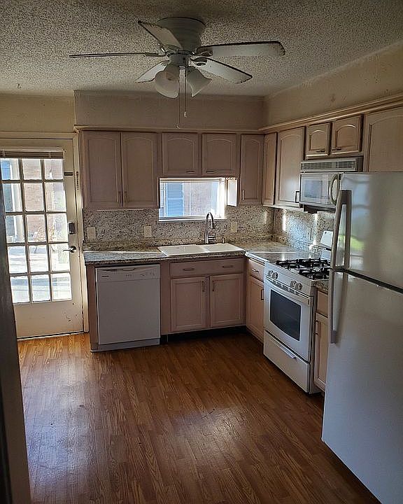 1st image of 1016 Tri Oaks Ln APT 79