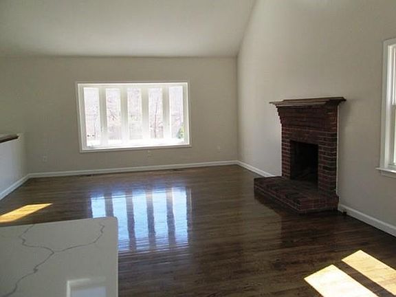 5th image of 119 Riverlin St