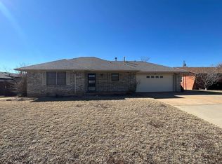 717 37th St, Woodward, OK 73801