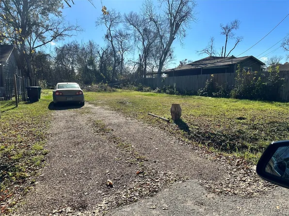 737 Granville Dr, Houston, TX 77091