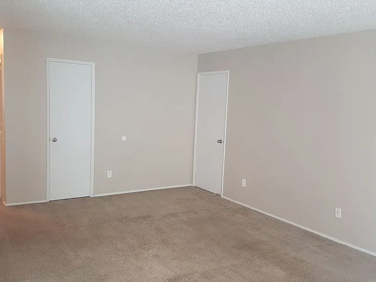 Tristin Square Apartments — Photo 14