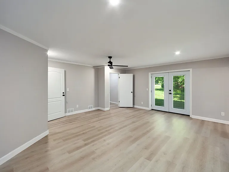 90 Shaw Ln — Photo 26