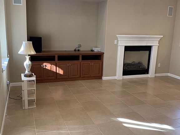 4th image of 574 Dovecote Ln Unit 2
