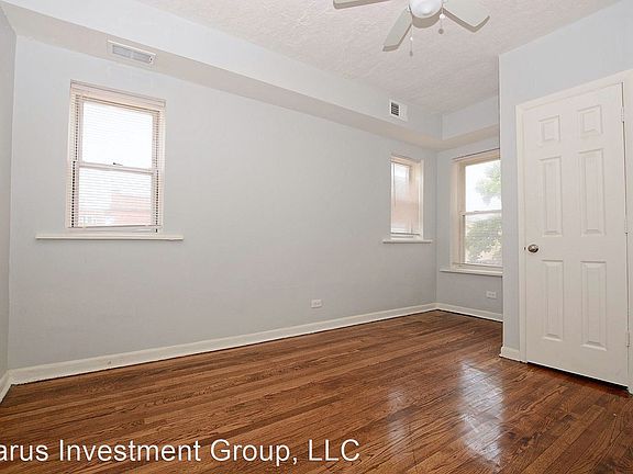 5th image of 6100 S Eberhart Ave APT 2E