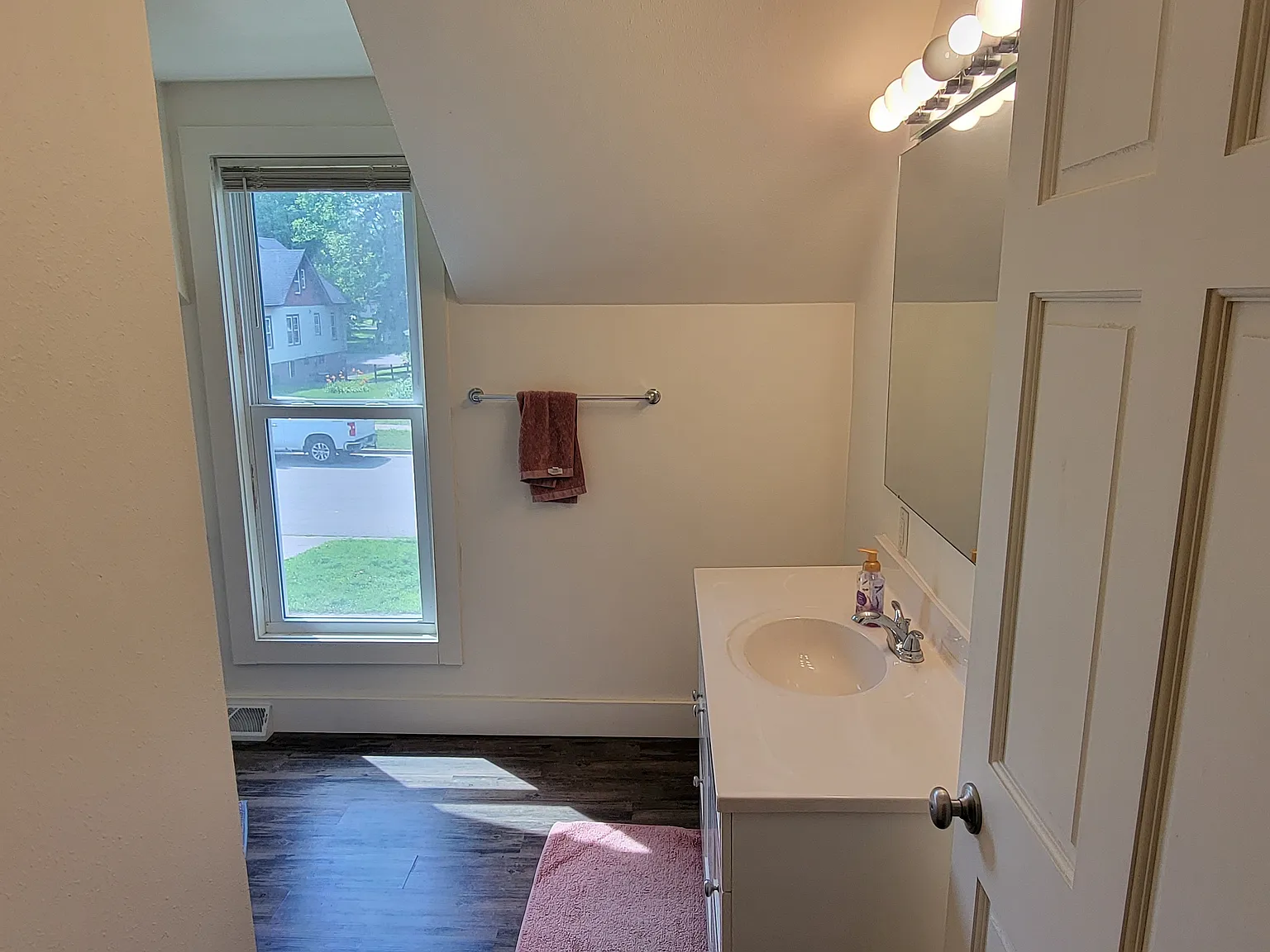 4 bed, $1,760 — Photo 4