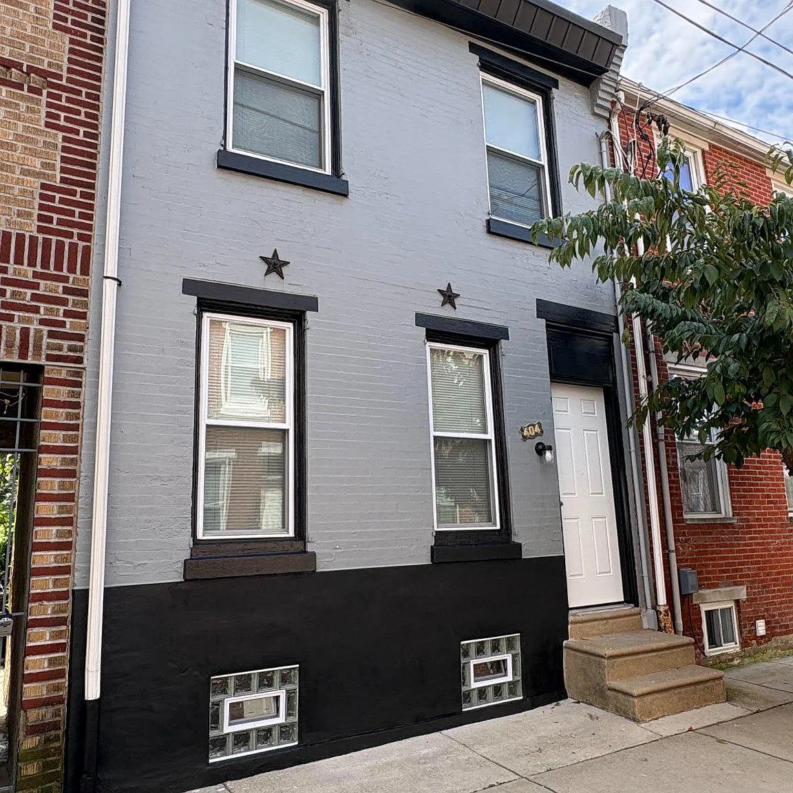 2 bed, 1.0 bath, 810 sqft, $1,700 — Photo 2