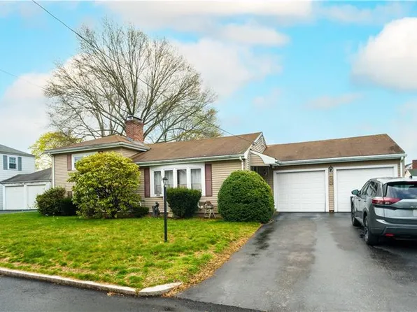 71 Bent Rd, Rumford, RI 02916