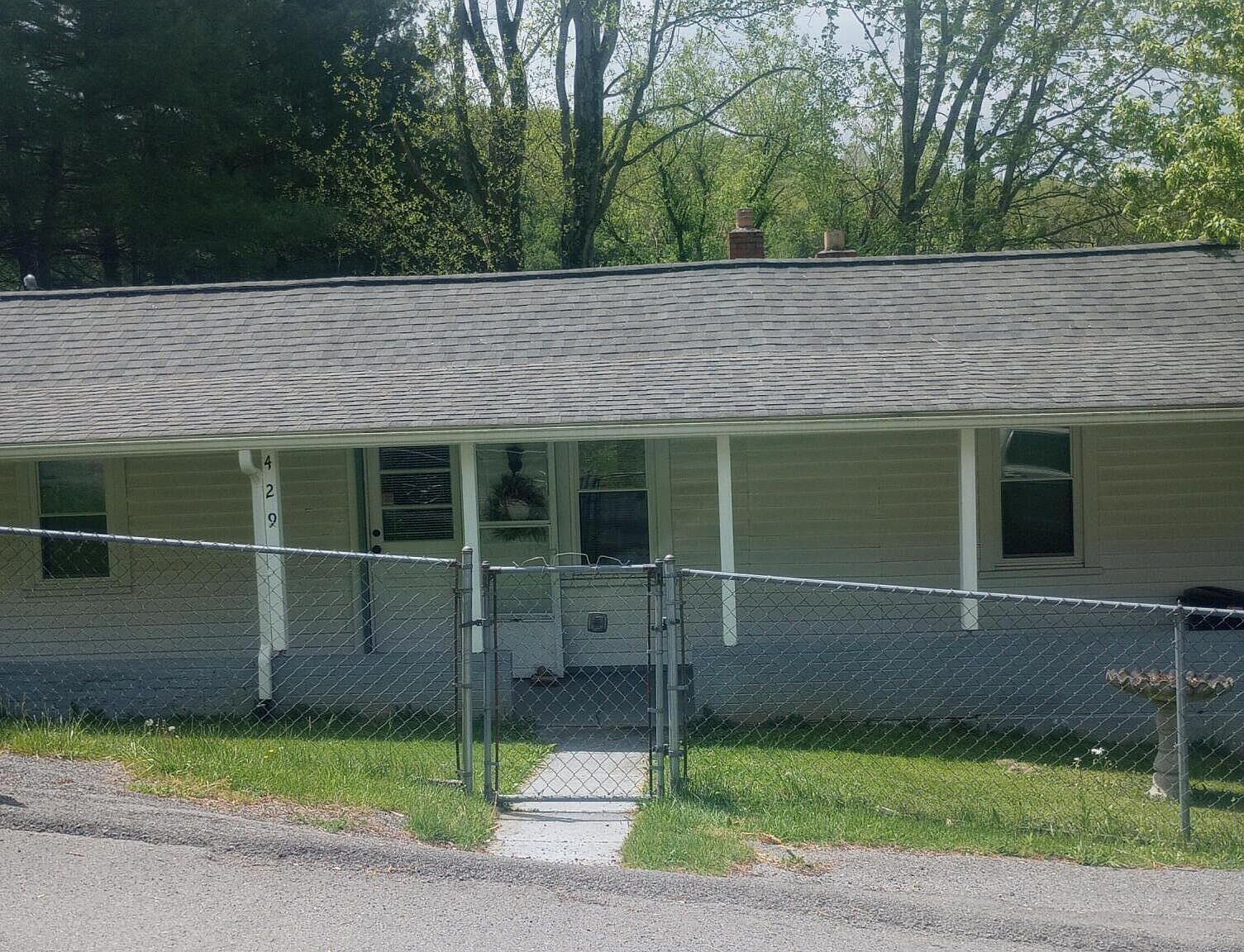 429 Hotel Ave, Tazewell, VA 24651 Zillow