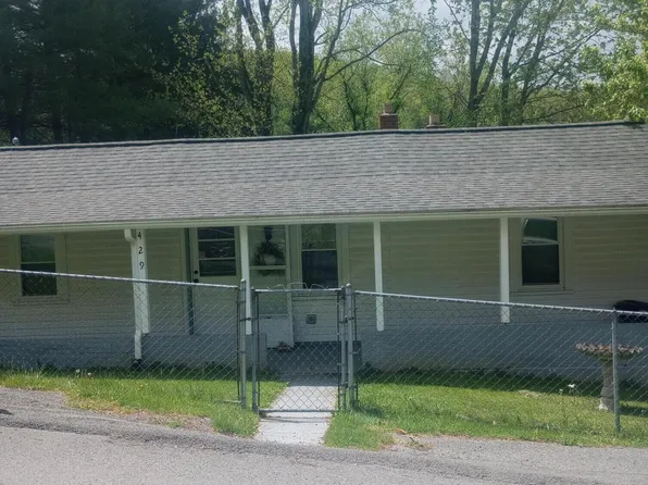 429 Hotel Ave, Tazewell, VA 24651