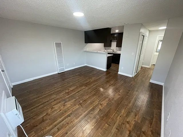 Studio, 400 sqft, $1,575 — Photo 4