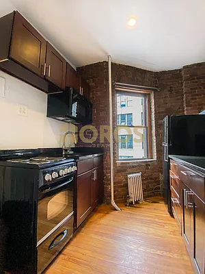 Rented by City Connections Realty | media 14