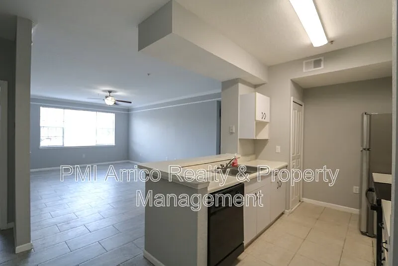 17101 Carrington Park Dr — Photo 4
