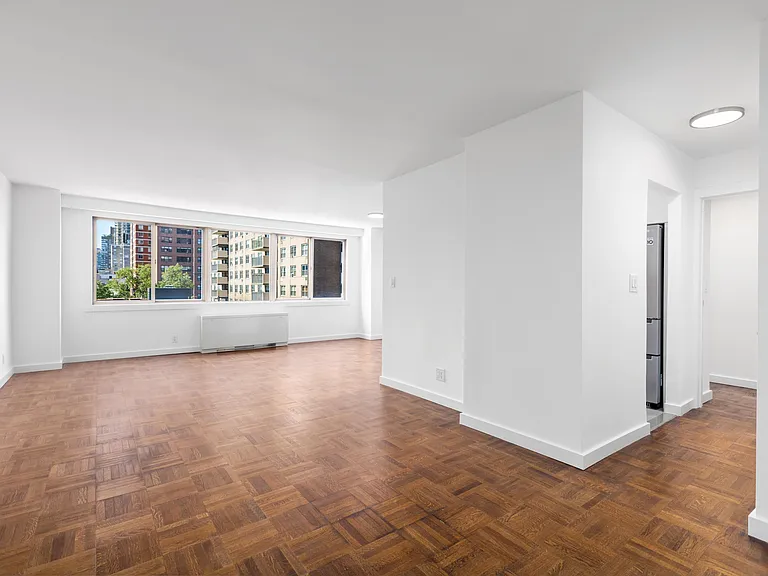 401 E 86th St #9C — Photo 3