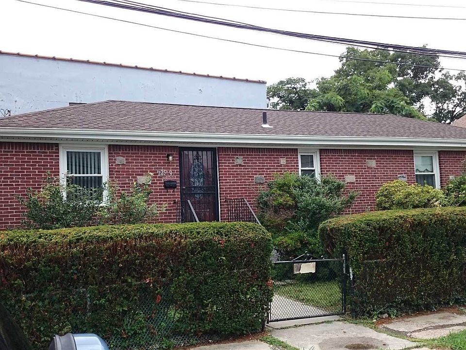 1st image of 22540 109th Ave
