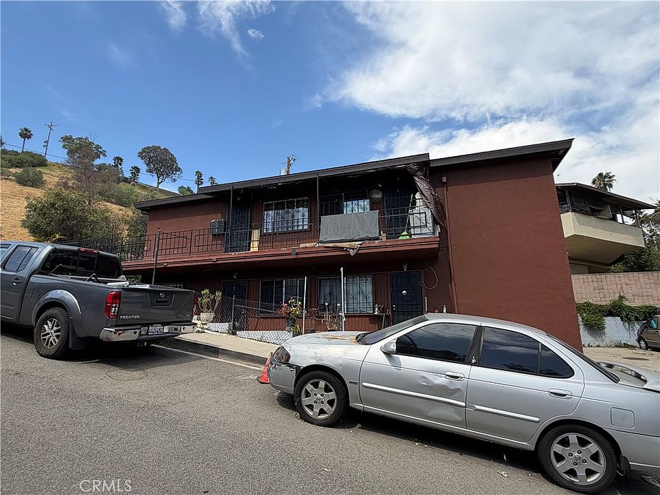 2nd image of 1495 Stadium Way