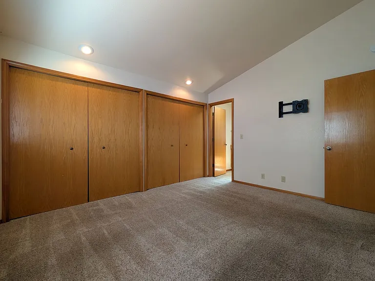 2558 Cubit St — Photo 16