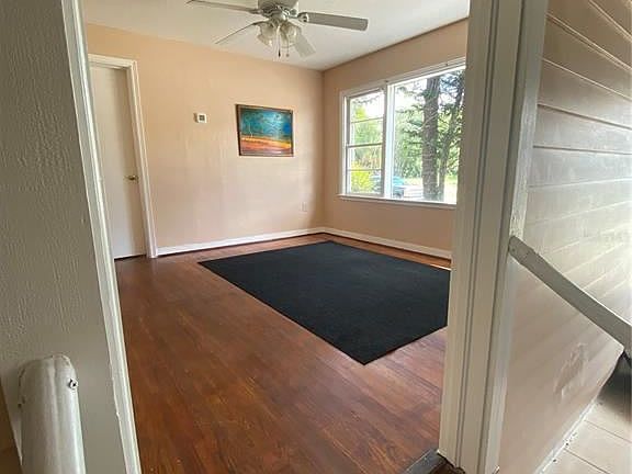 5th image of 634 Fairmont St