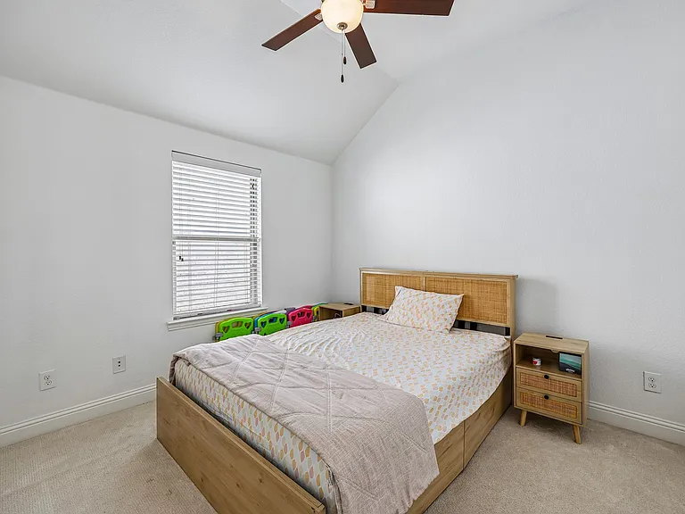 808 Parkland Dr — Photo 26