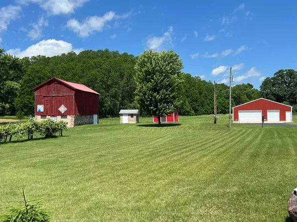 N8061 Fenske Rd, Pardeeville, WI 53954